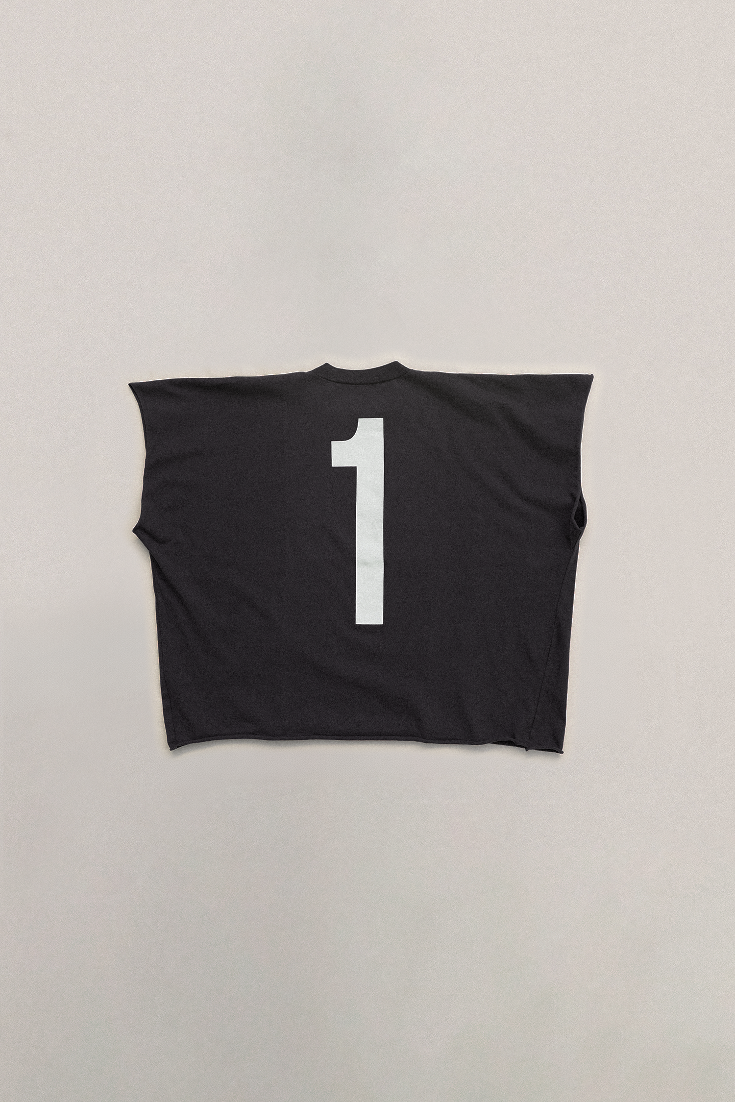 ONE BOX TEE